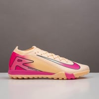 جزمة كرة قدم Nike