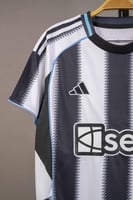 طقم نيوكاسل الاساسي 2025/2026