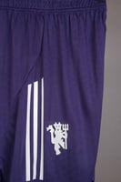 طقم مانشستر يونايتد الاحتياطي 2026/2025