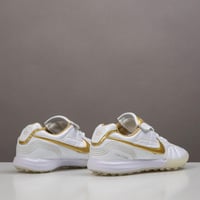 جزمة كرة قدم Nike