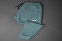 ترنك اديداس