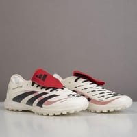 جزمة كرة قدم Adidas