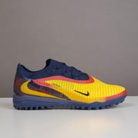 جزمة كرة قدم Nike