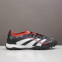 جزمة كرة قدم Adidas