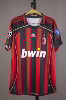 طقم ميلان الاساسي 2007