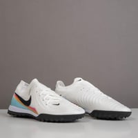 جزمة كرة قدم Adidas