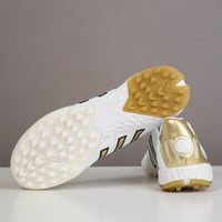 جزمة كرة قدم Adidas