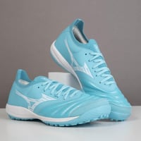 جزمة كرة قدم Adidas