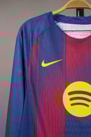 قميص برشلونة الاساسي كم طويل2025/2026