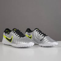 جزمة كرة قدم Nike