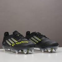 جزمة كرة قدم Adidas