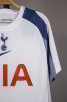 طقم توتنهام الاساسي 2025/2026