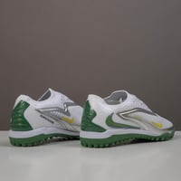 جزمة كرة قدم Nike