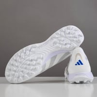 جزمة كرة قدم Adidas