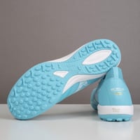 جزمة كرة قدم Adidas