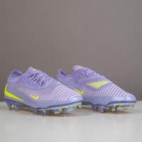 جزمة كرة قدم Nike