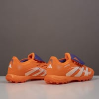 جزمة كرة قدم Adidas
