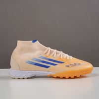 جزمة كرة قدم Adidas
