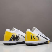 جزمة كرة قدم Nike