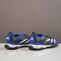 جزمة كرة قدم Adidas