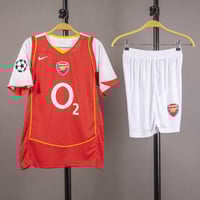 طقم ارسنال الاساسي كلاسيكي 2006