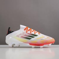 جزمة كرة قدم Adidas