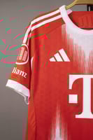 قميص بايرن ميونخ الاساسي 2026/2025