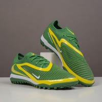 جزمة كرة قدم Nike