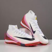 جزمة كرة قدم Nike