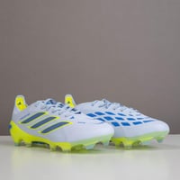 جزمة كرة قدم Adidas