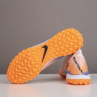 جزمة كرة قدم Nike