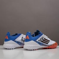 جزمة كرة قدم Adidas