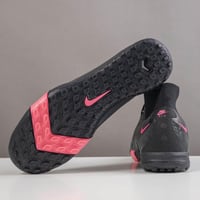 جزمة كرة قدم Nike