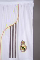 طقم ريال مدريد الاساسي 2025/2026