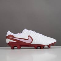 جزمة كرة قدم Nike