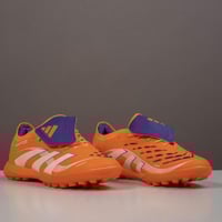 جزمة كرة قدم Adidas