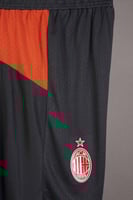 طقم ميلان الاساسي 2025/2026