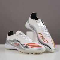 جزمة كرة قدم Adidas