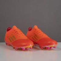 جزمة كرة قدم Adidas