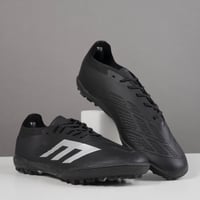 جزمة كرة قدم