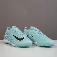 جزمة كرة قدم Nike