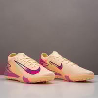 جزمة كرة قدم Nike