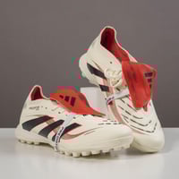 جزمة كرة قدم Adidas