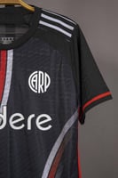 طقم ليفر بليت الاحتياطي 2025/2026