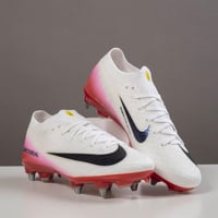 جزمة كرة قدم Nike