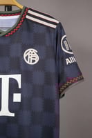 طقم بايرن ميونخ الاحتياطي 2026/2025