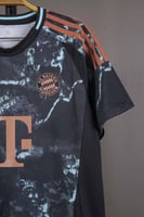 طقم بايرن ميونيخ الاحتياطي 2024/2025