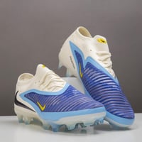 جزمة كرة قدم Nike