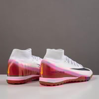 جزمة كرة قدم Nike