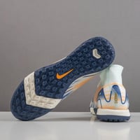 جزمة كرة قدم Nike